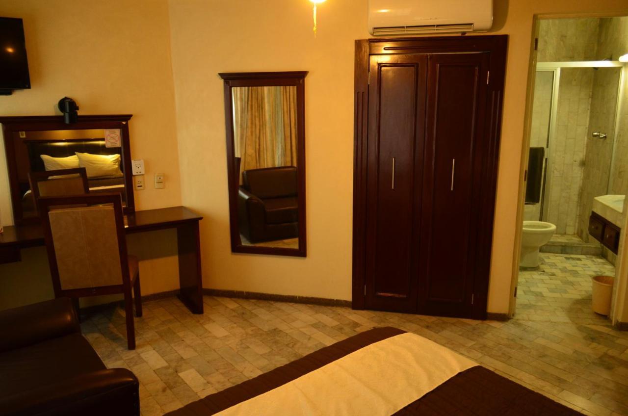 Hotel Flamingo Kristal Irapuato Exterior photo