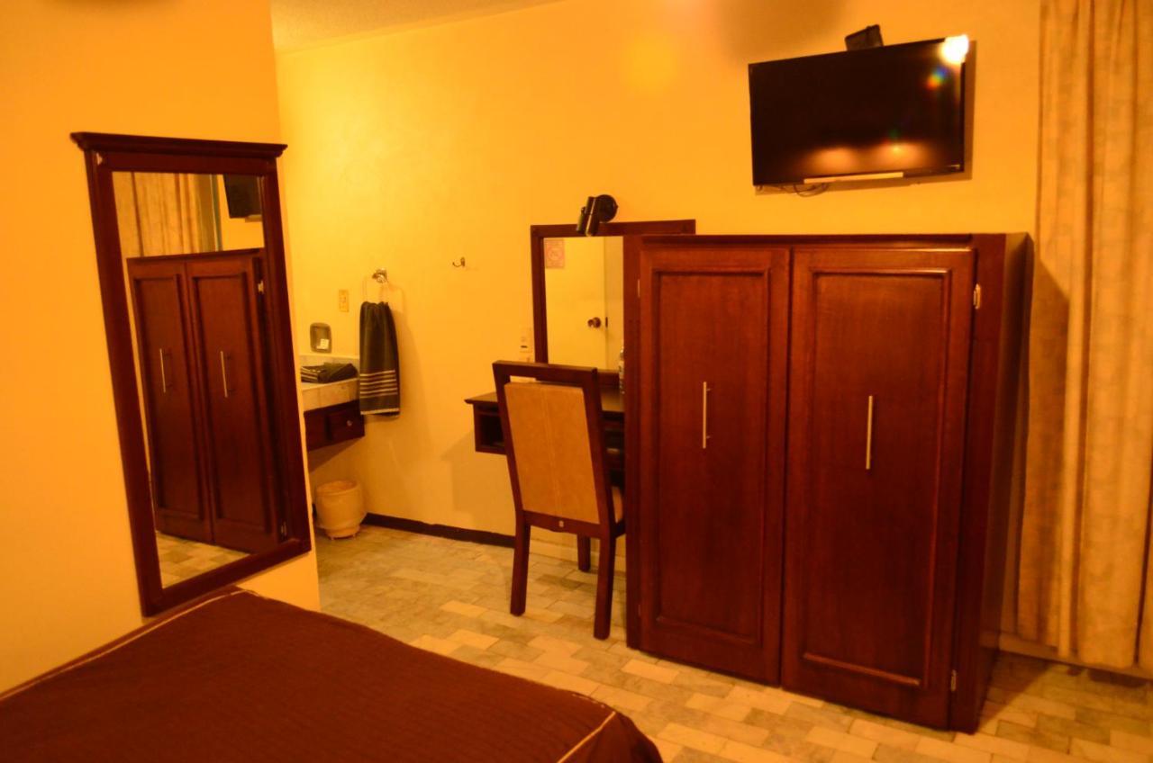 Hotel Flamingo Kristal Irapuato Exterior photo