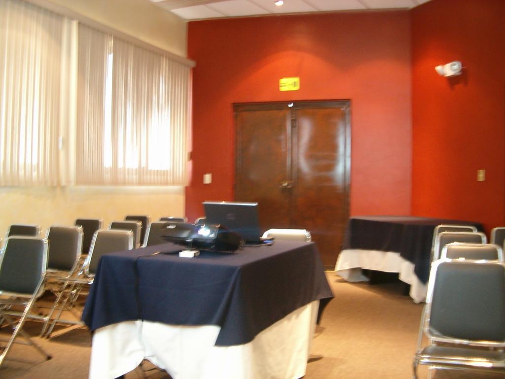 Hotel Flamingo Kristal Irapuato Exterior photo